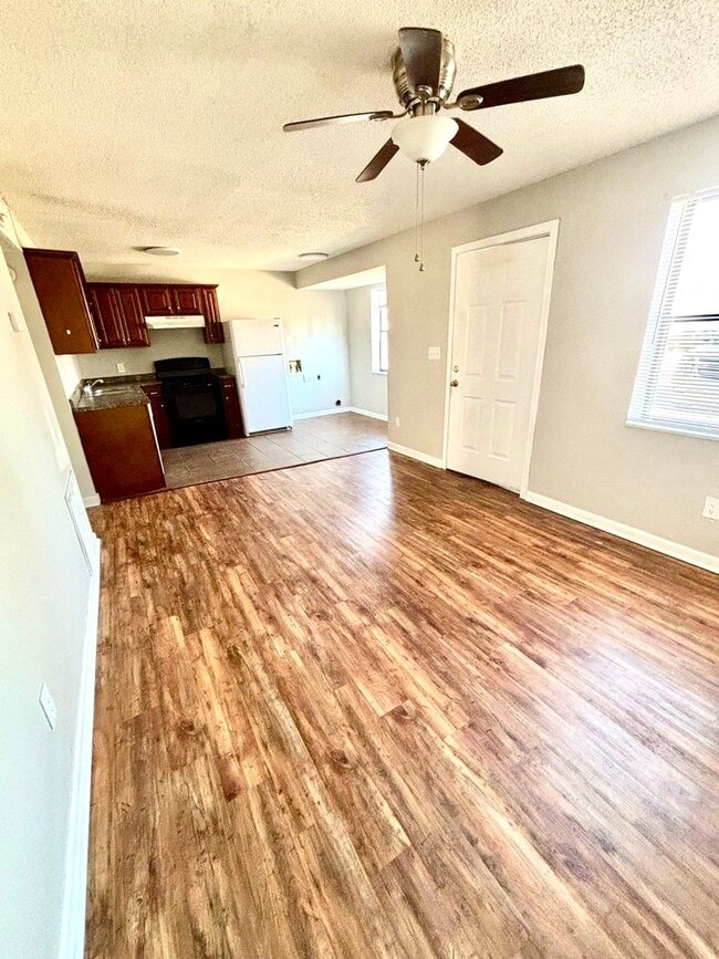 Building Photo - 4721 Samantha Ave