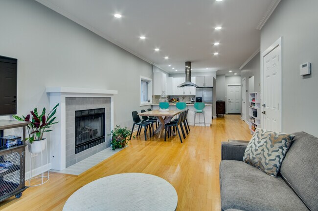 Foto del edificio - 2029 W Saint Paul Ave