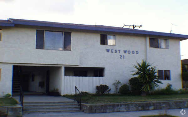 Building Photo - West Wood