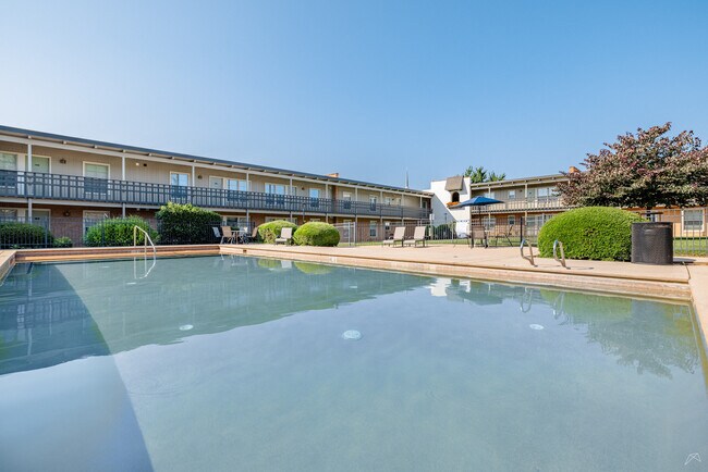 Building Photo - Courtyard on Main