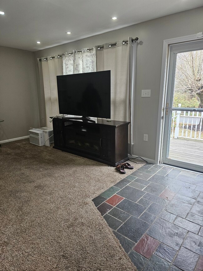 Building Photo - 657 Blue Ridge Ave