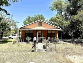Building Photo - 110 Durazno