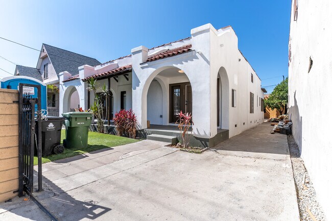 Unidad de convivencia - 1213 W 24th St