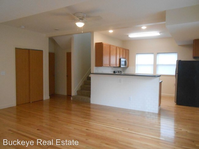 Building Photo - 2357 Neil Ave
