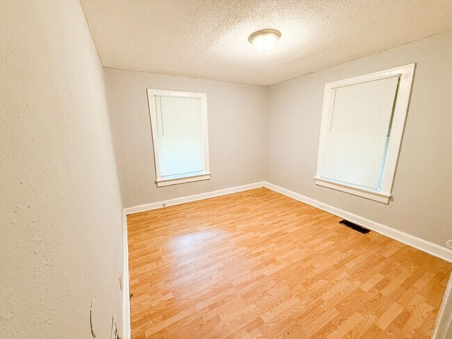Foto del edificio - Cozy 2 bed 1 bath!
