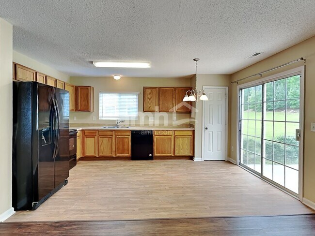 Building Photo - 710 Obsidian Way