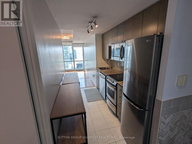 Building Photo - 11 Brunel Ct