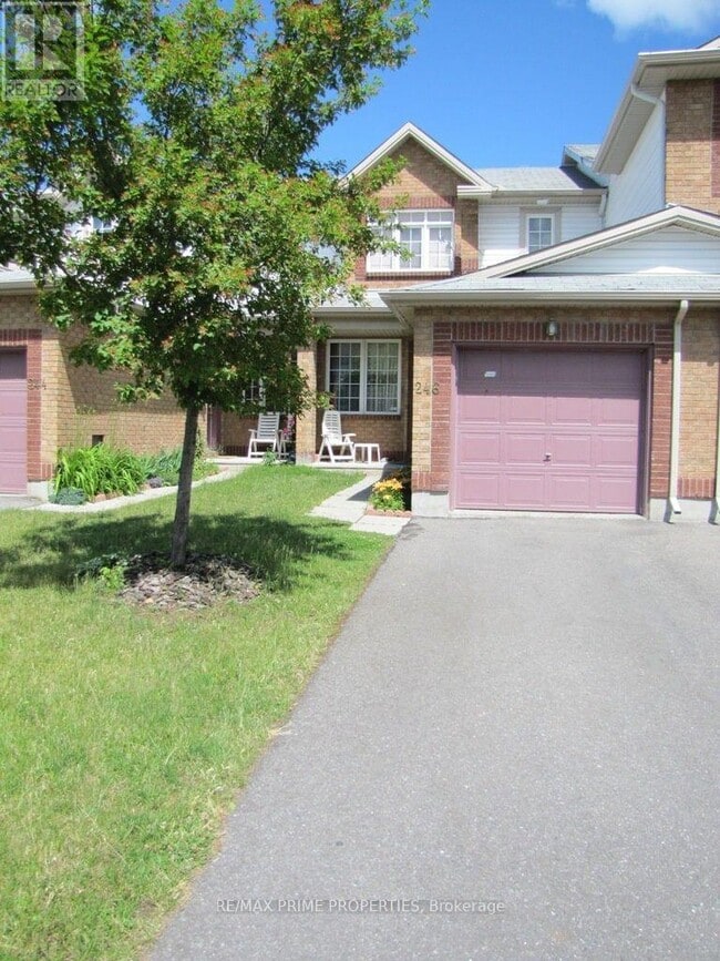 Building Photo - 246 Duntroon Cir