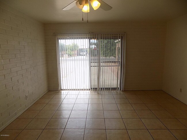 Building Photo - 5829 N 61st Dr