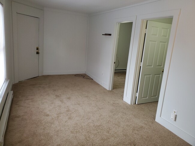 Building Photo - 354 Cherry St