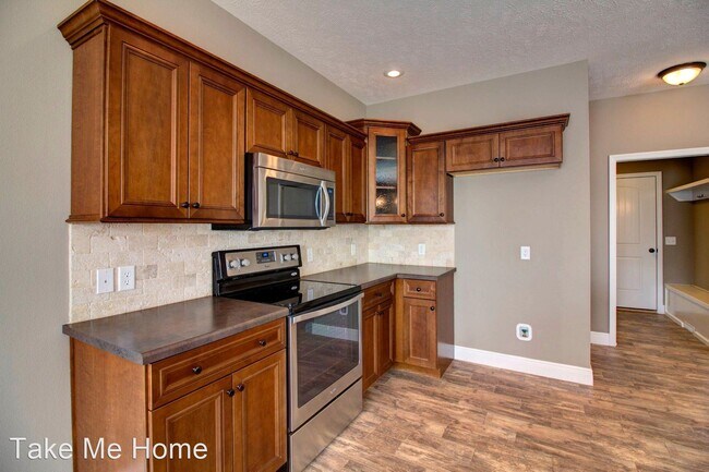 Foto del edificio - 4 br, 2 bath House - 5698 E Pearson Pkwy