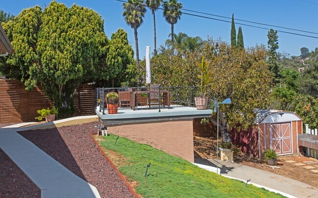 Foto del edificio - Solar 4 Bed home in Vista with Amazing vie...