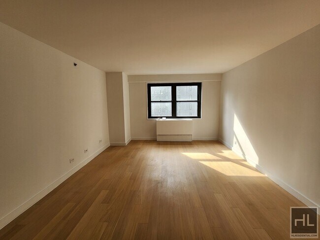 Building Photo - AMAZING ONE BEDROOM APARTMENT!! AMAZING DE...
