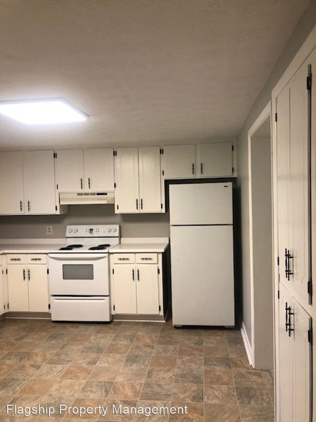 Building Photo - 3 br, 2.5 bath House - 9025 Reidville Road