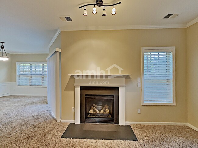 Building Photo - 368 Downing Creek Trl