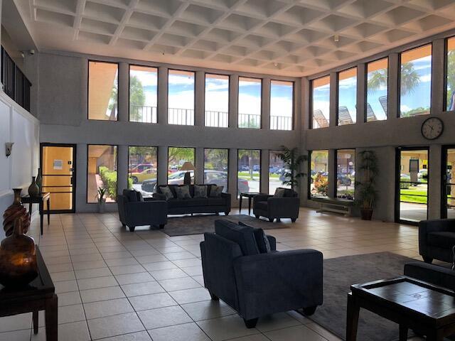 Foto del edificio - 9273 SW 8th St