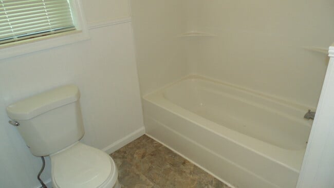 Building Photo - 108 Stanton Ln