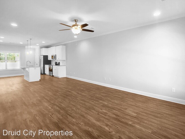 Building Photo - 5245 University Gardens Dr