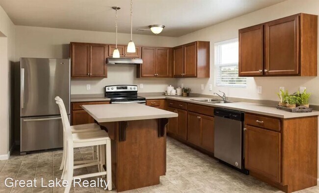 Building Photo - 4 br, 2.5 bath House - 3124 Ivywood Circle