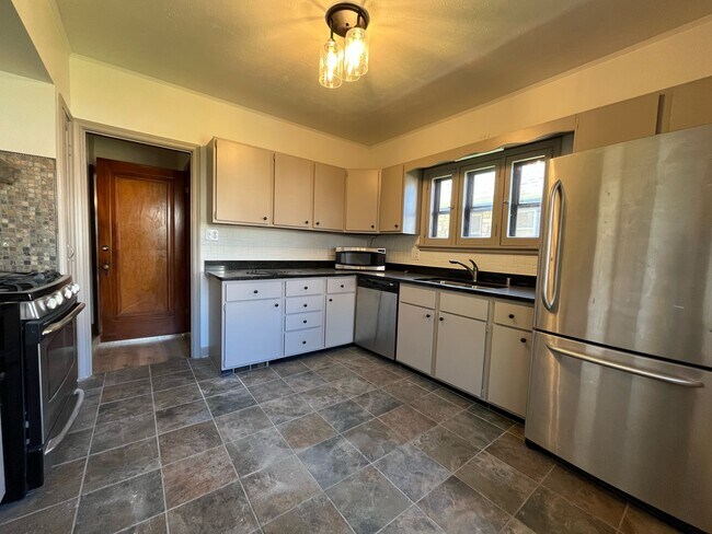 Foto del edificio - 3367 N 53rd St