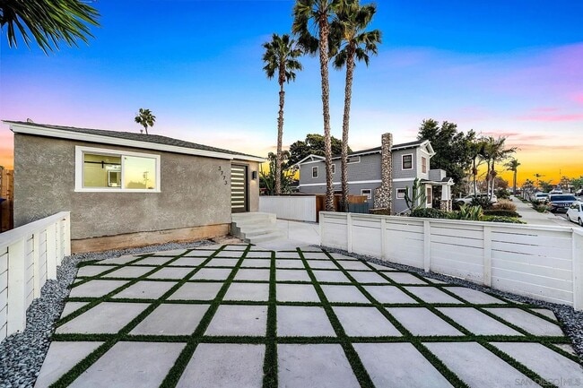 Building Photo - Beautifully Remodeled 3-Bed Home in Prime ...
