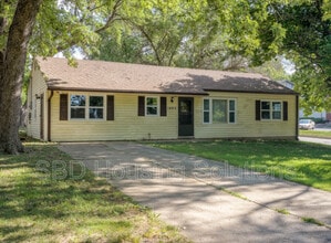 Building Photo - 1002 Orchard Ave
