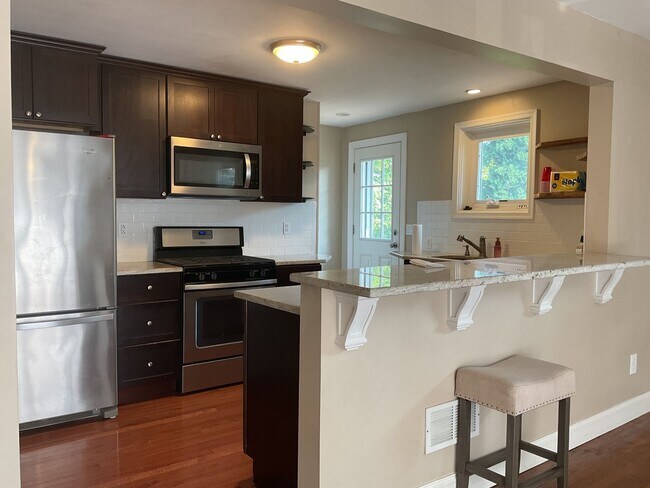 Foto del edificio - 1722 Cornell Rd