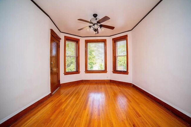 Building Photo - Humboldt Park Apartment