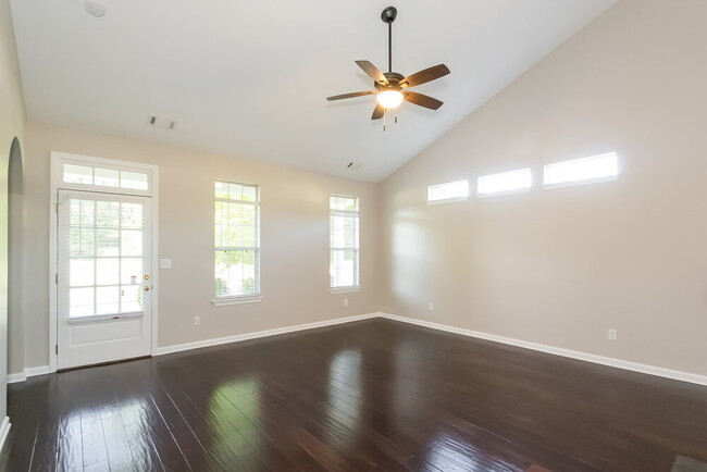 Building Photo - 523 Anglewood Trace