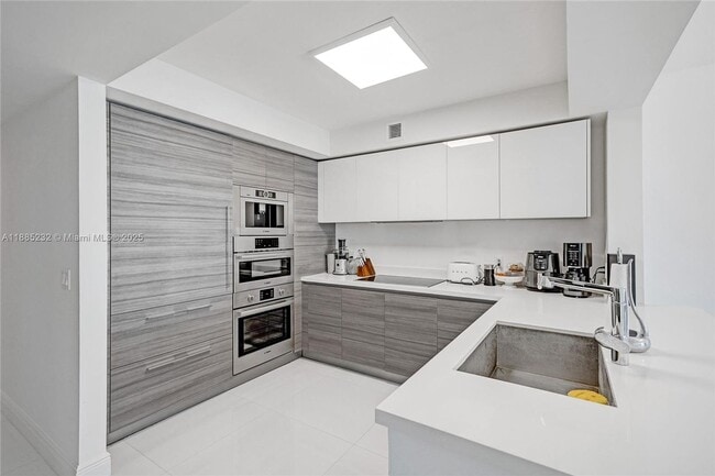 Photo - 300 Sunny Isles Blvd House