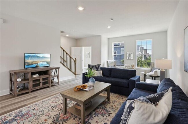 Foto del edificio - Luxury End-Unit Townhome with 4 Bedrooms &...