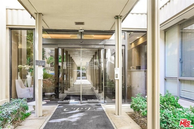 Foto del edificio - 2160 Century Park E