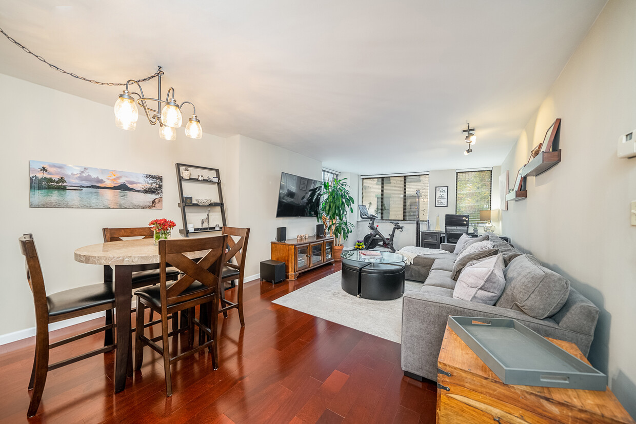Foto principal - 300 Newark St