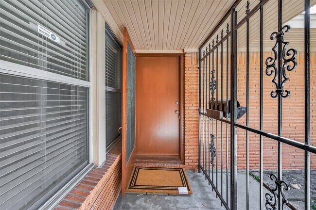 Foto del edificio - 4022 Osby Dr
