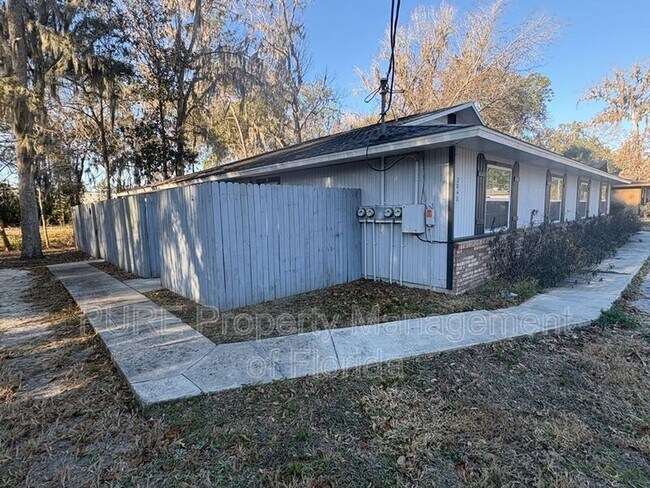 Foto del edificio - 2040 SE 40th Street Rd