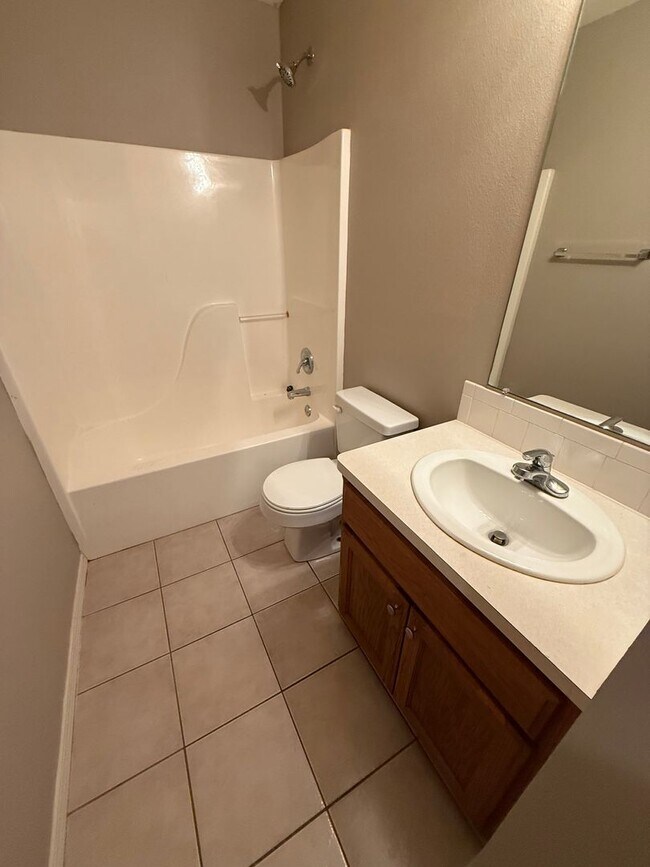 Foto del edificio - 1803 Ingalls Ln