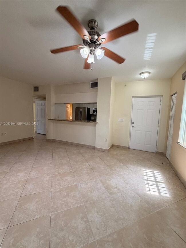 Foto del edificio - 6640 W Sample Rd