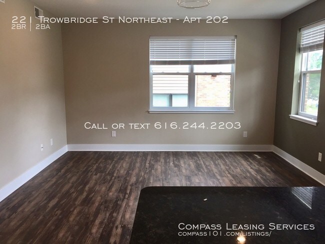 Building Photo - 221 Trowbridge St NE