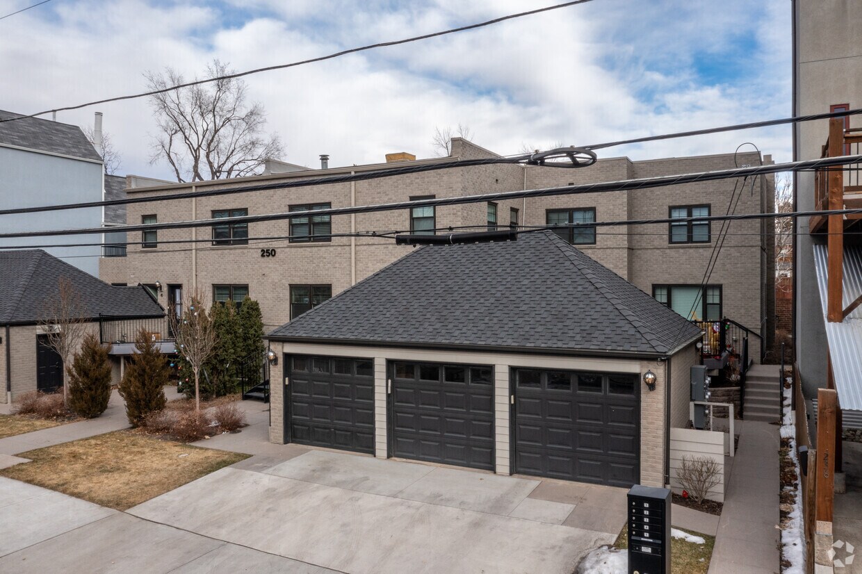 Building Photo - 250 Harrison St