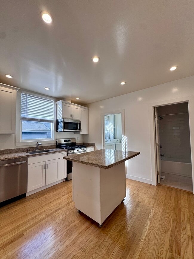 Photo - 184 Pixley St Apartment