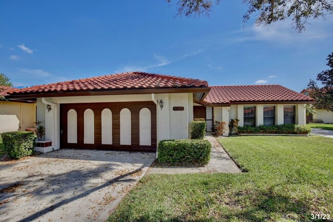 Photo - Gorgeous 2/2 Spacious Home with a Large Ba...