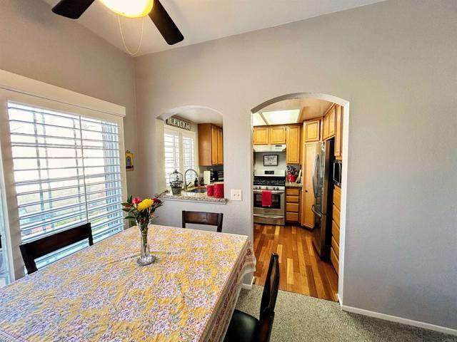 Foto del edificio - 750 Breeze Hill Rd