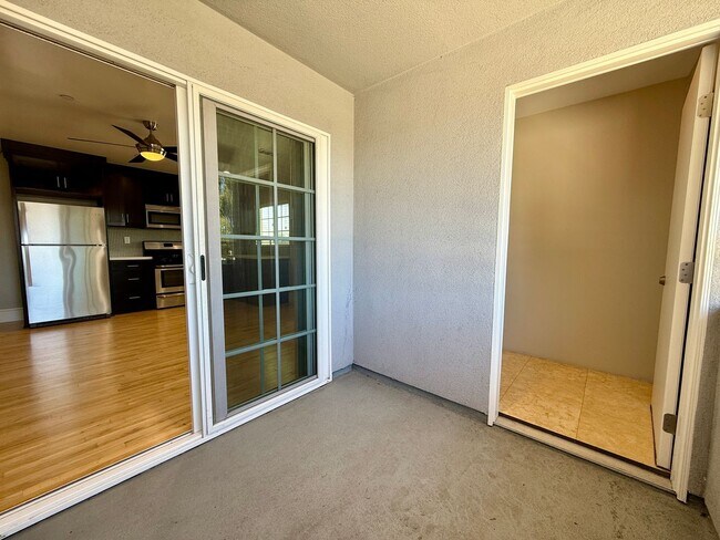 Foto del edificio - UPSTAIRS UNIT! Washer&Dryer! Assigned Park...