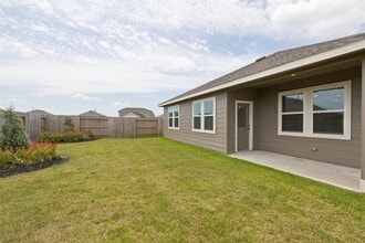 Building Photo - 693 Daniels Lk Ln