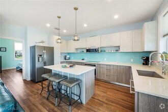 Building Photo - 27088 Del Ln