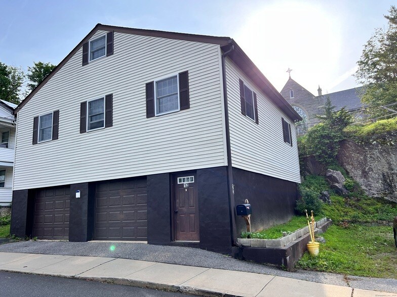 Primary Photo - 12 Chestnut St