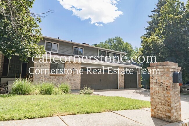 Foto del edificio - 3427 Clubheights Dr