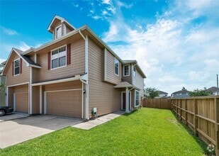 Building Photo - 14425 Rosehedge Ct