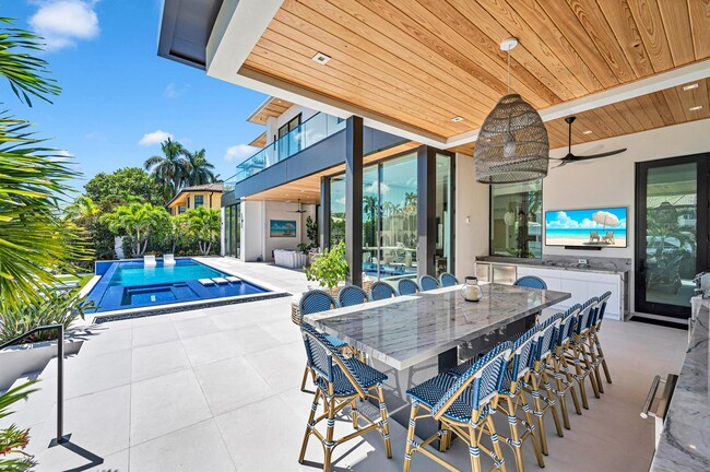 Building Photo - 408 Coral Way