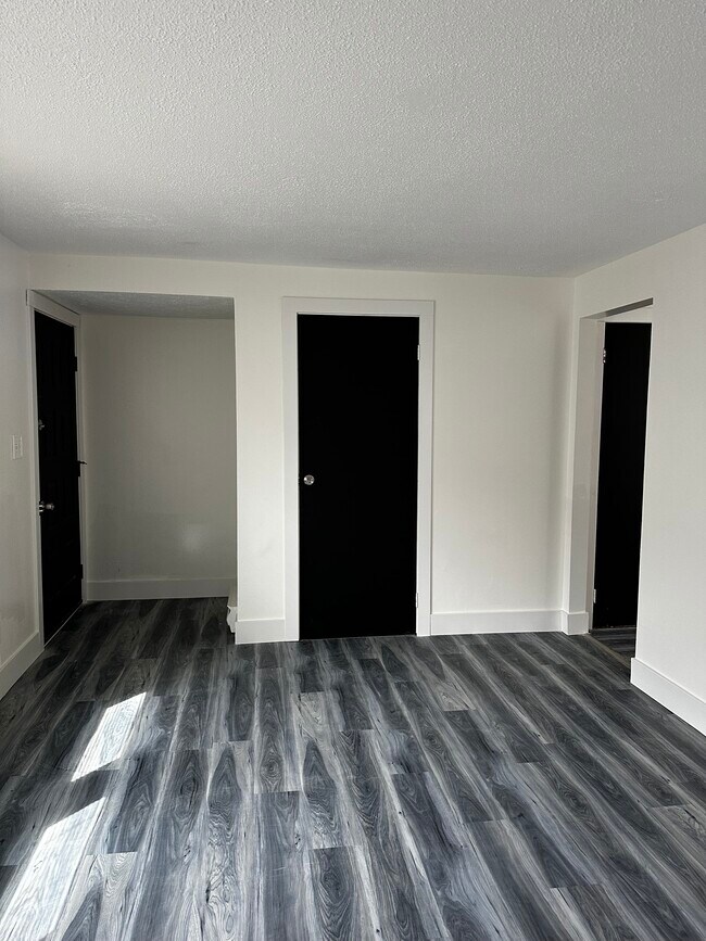 Building Photo - 19 Hurlburt St